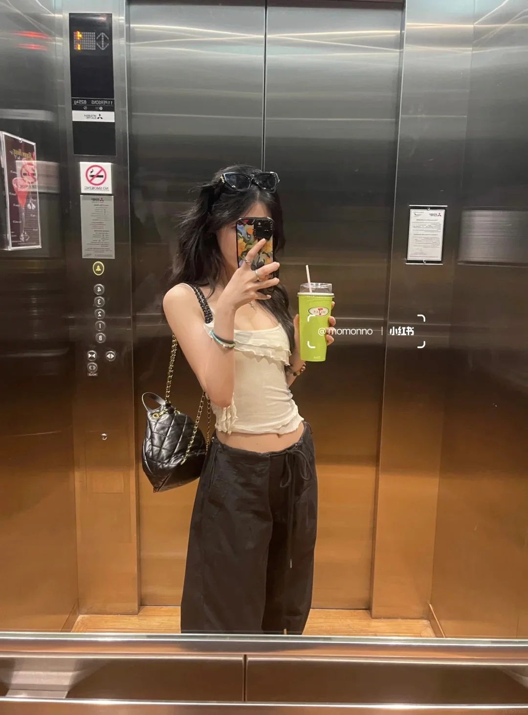 gái xinh vú to tự sướng 12