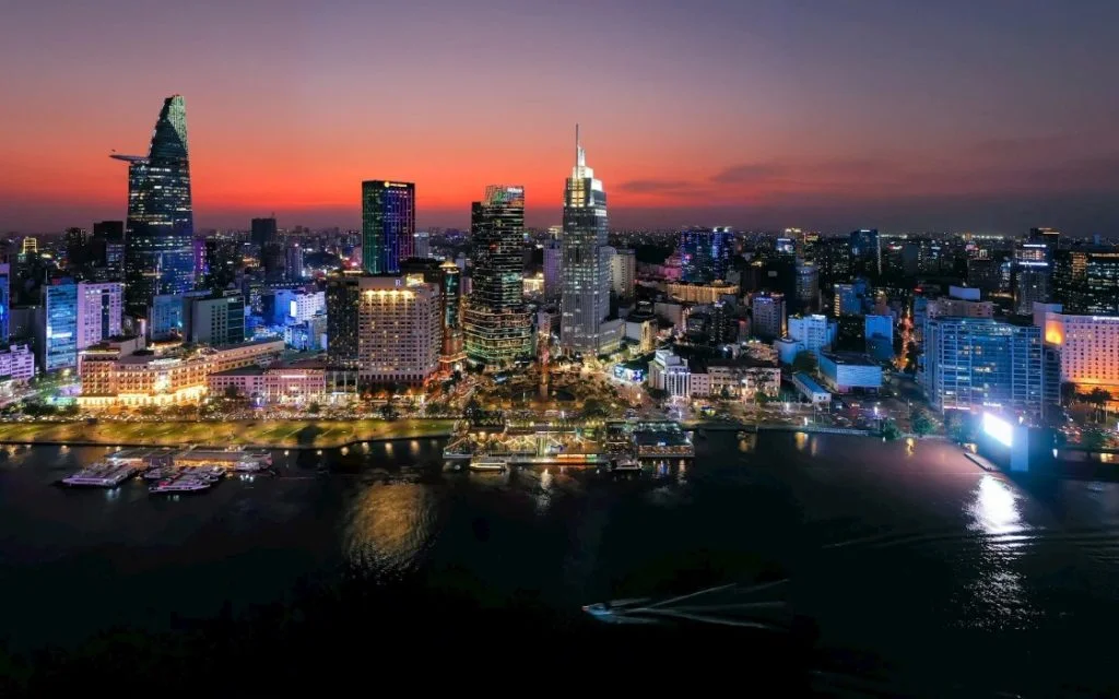 Khám phá thành phố về đêm đẹp nhất của Việt Nam
