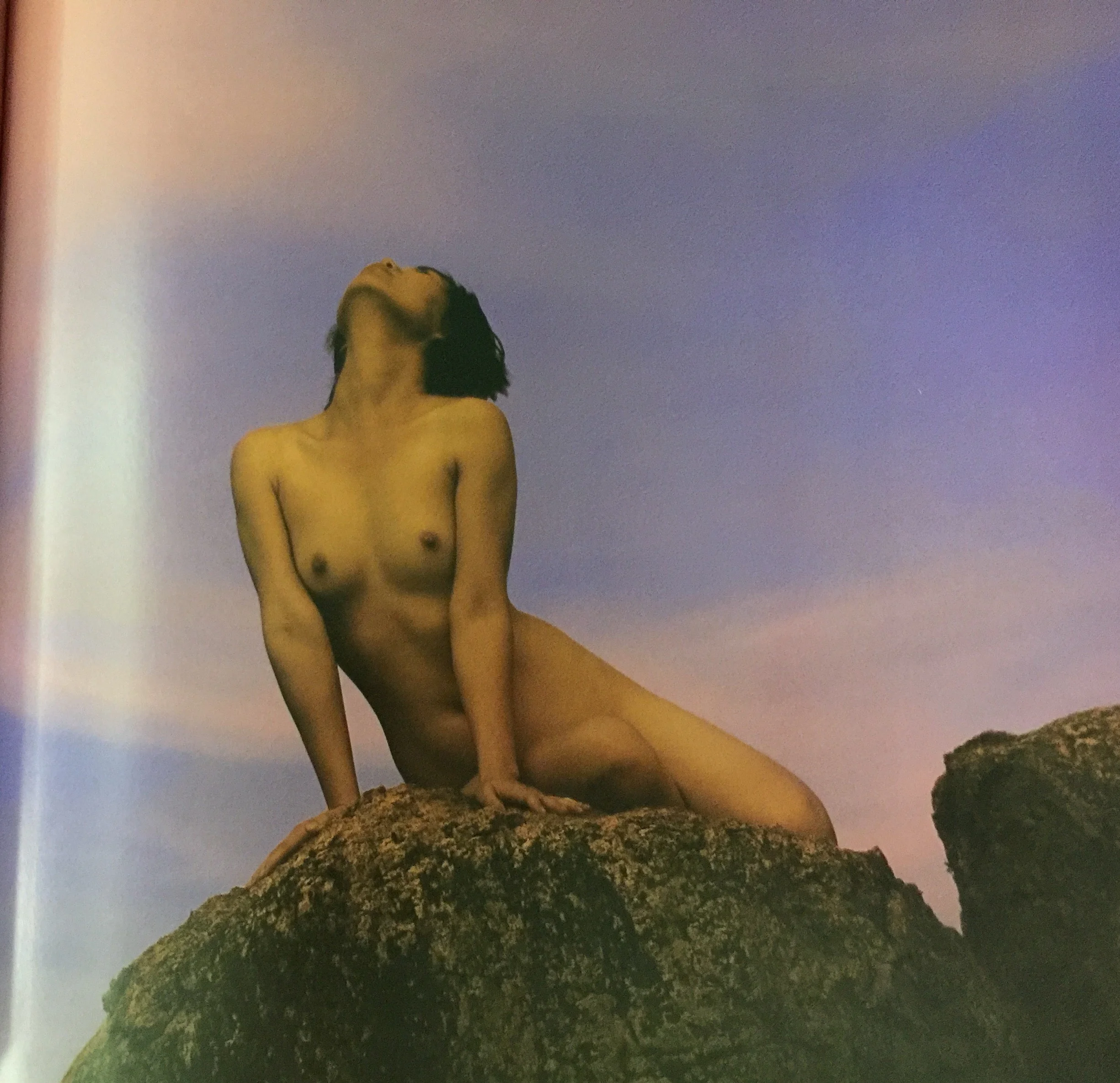 Sắp phát hành sách ảnh nude nghệ thuật 'Miền cổ tích'