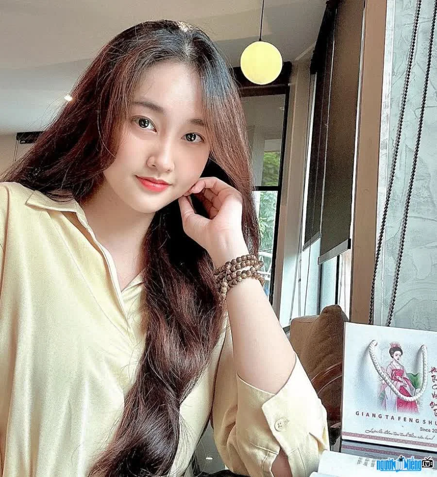 Người mẫu ảnh Hoàng Trân