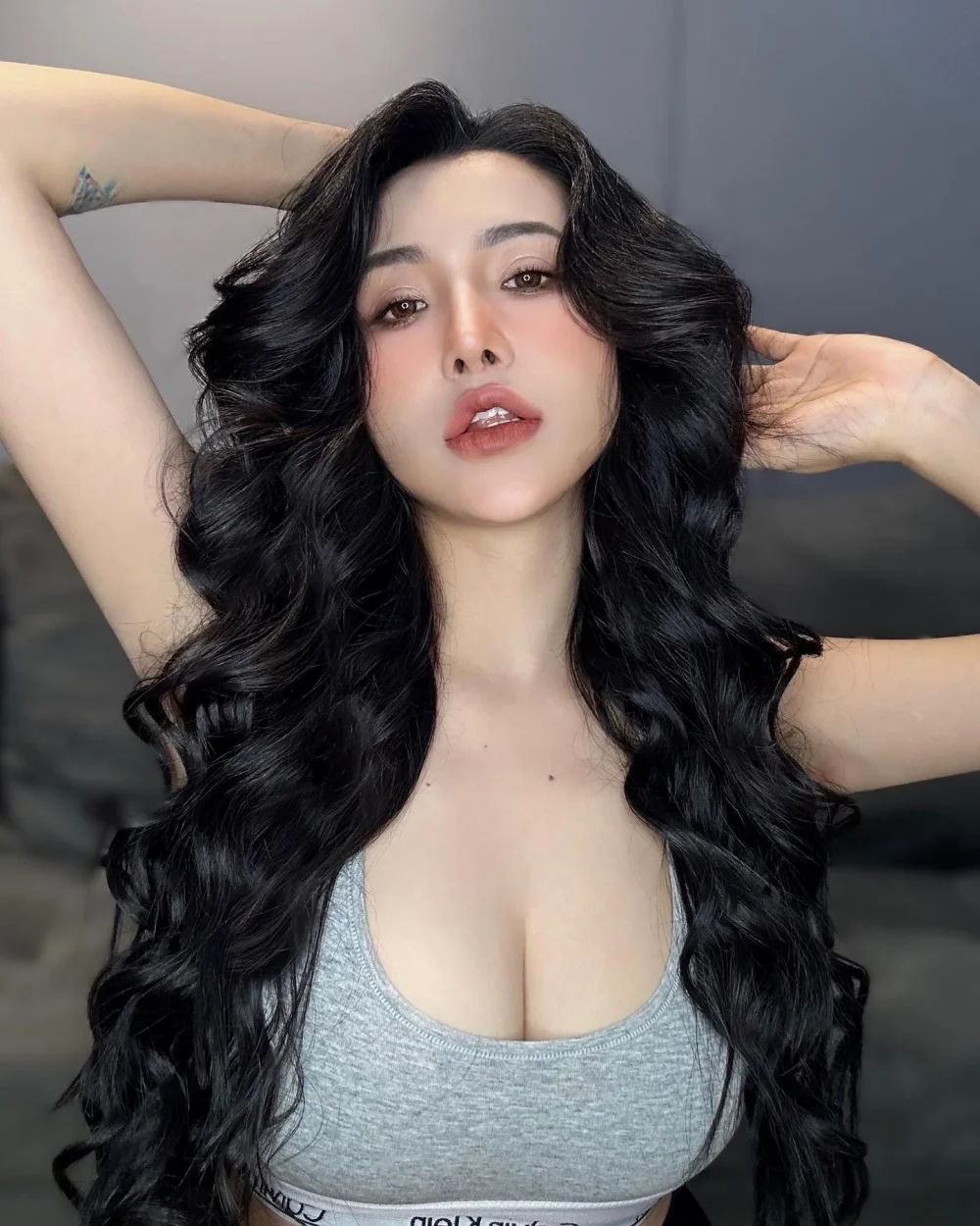 Góc nghiêng thần thánh của Viên Vibi Live Bigo khiến fan mê mẩn