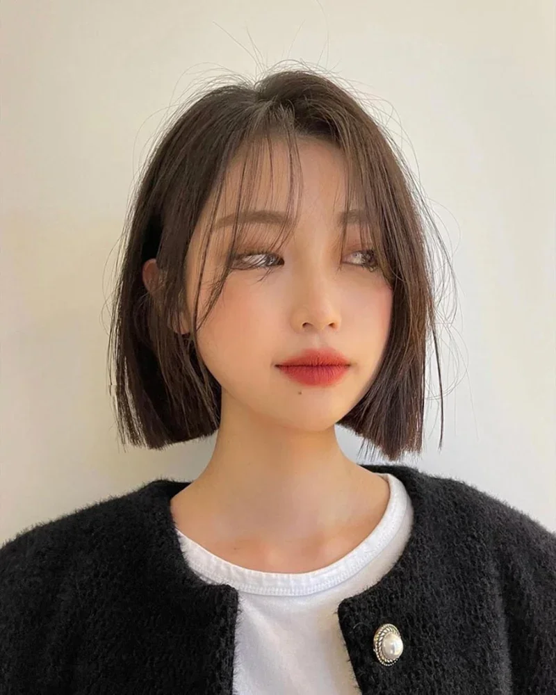 Tóc ngắn nữ bob mái lưa thưa màu nâu trầm