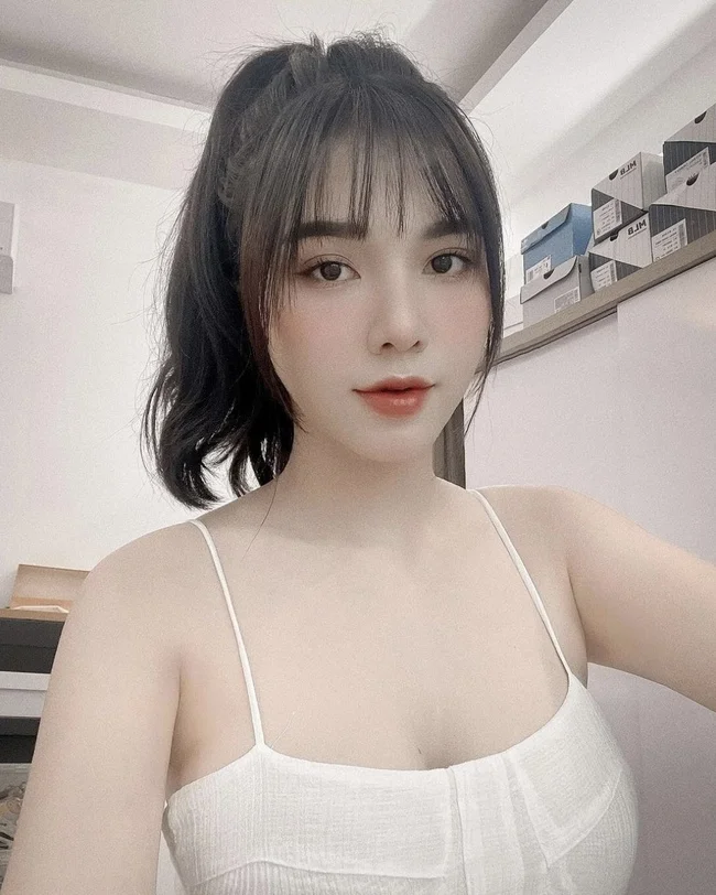 Loạt bạn gái xinh đẹp của tuyển thủ Việt Nam "gây sốt" mạng