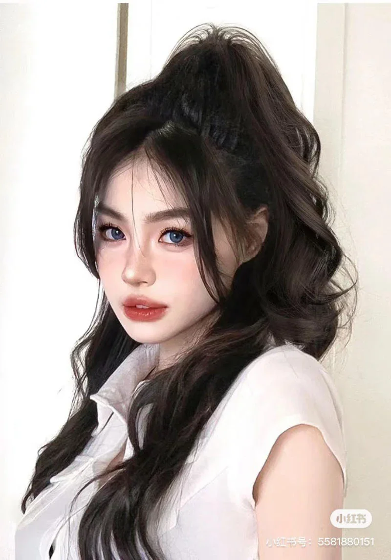 Tóc mái bay buộc cao
