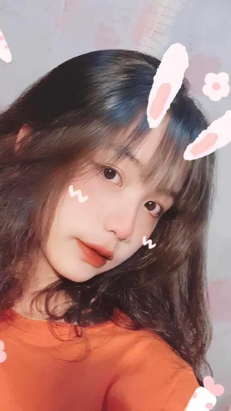 Ảnh mạng nữ dễ thương với hiệu ứng sticker